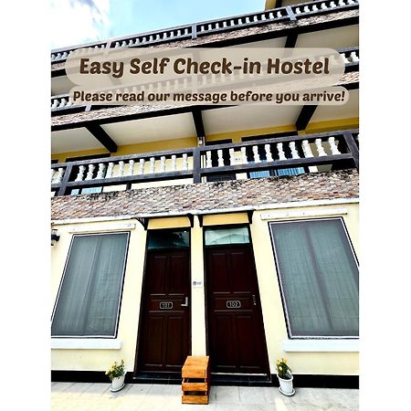 October Hostel Chiangmai Чиангмай Экстерьер фото