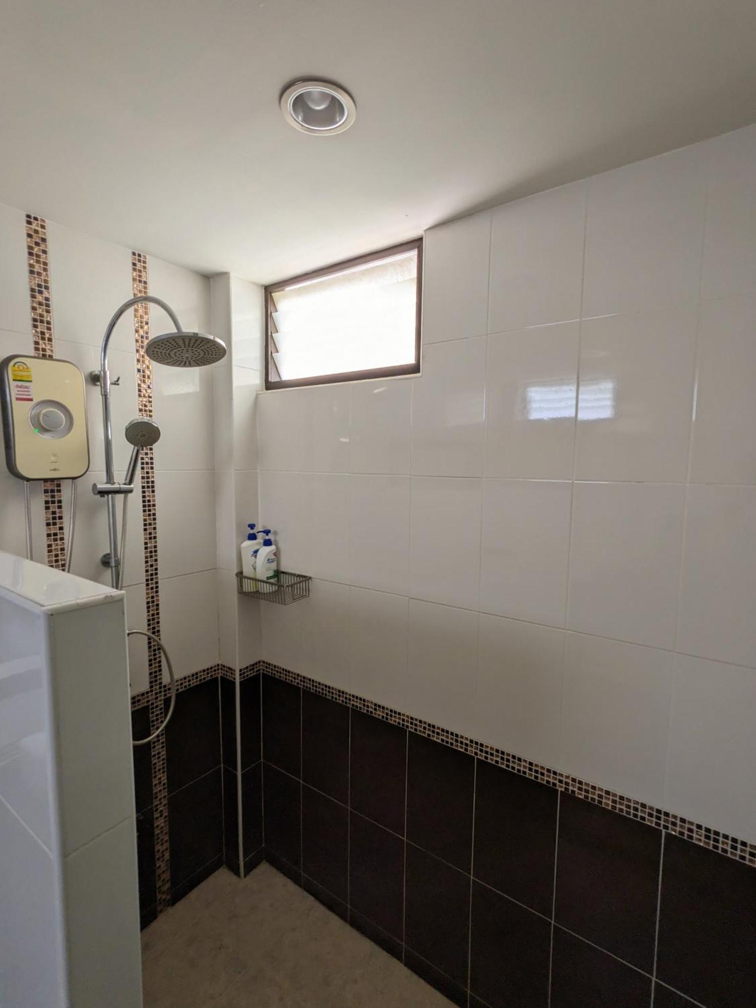 October Hostel Chiangmai Чиангмай Экстерьер фото